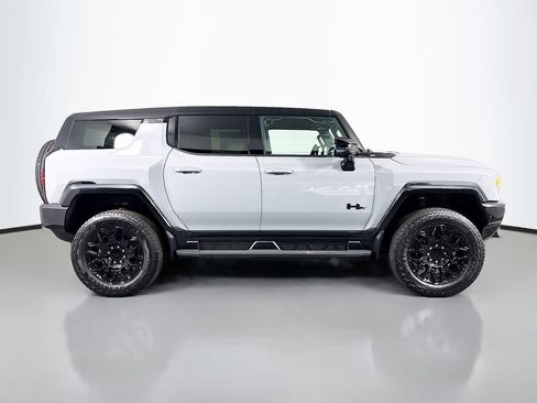 New 2026 GMC Hummer EV SUV w/ LPO, Dark Essentials Package AWD/4WD image 8
