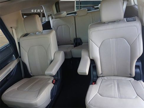 Used 2023 Ford Expedition Limited image 13