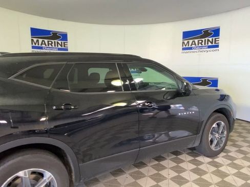 Used 2025 Chevrolet Blazer LT w/ Convenience Package FWD image 2