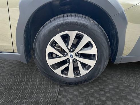 Used 2025 Subaru Outback Premium w/ Popular Package #1A AWD/4WD image 14