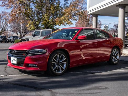Used 2016 Dodge Charger R/T image 3