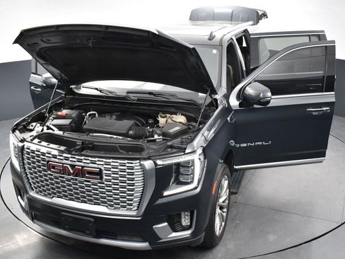 Used 2021 GMC Yukon XL Denali w/ Denali Premium Package AWD/4WD image 47