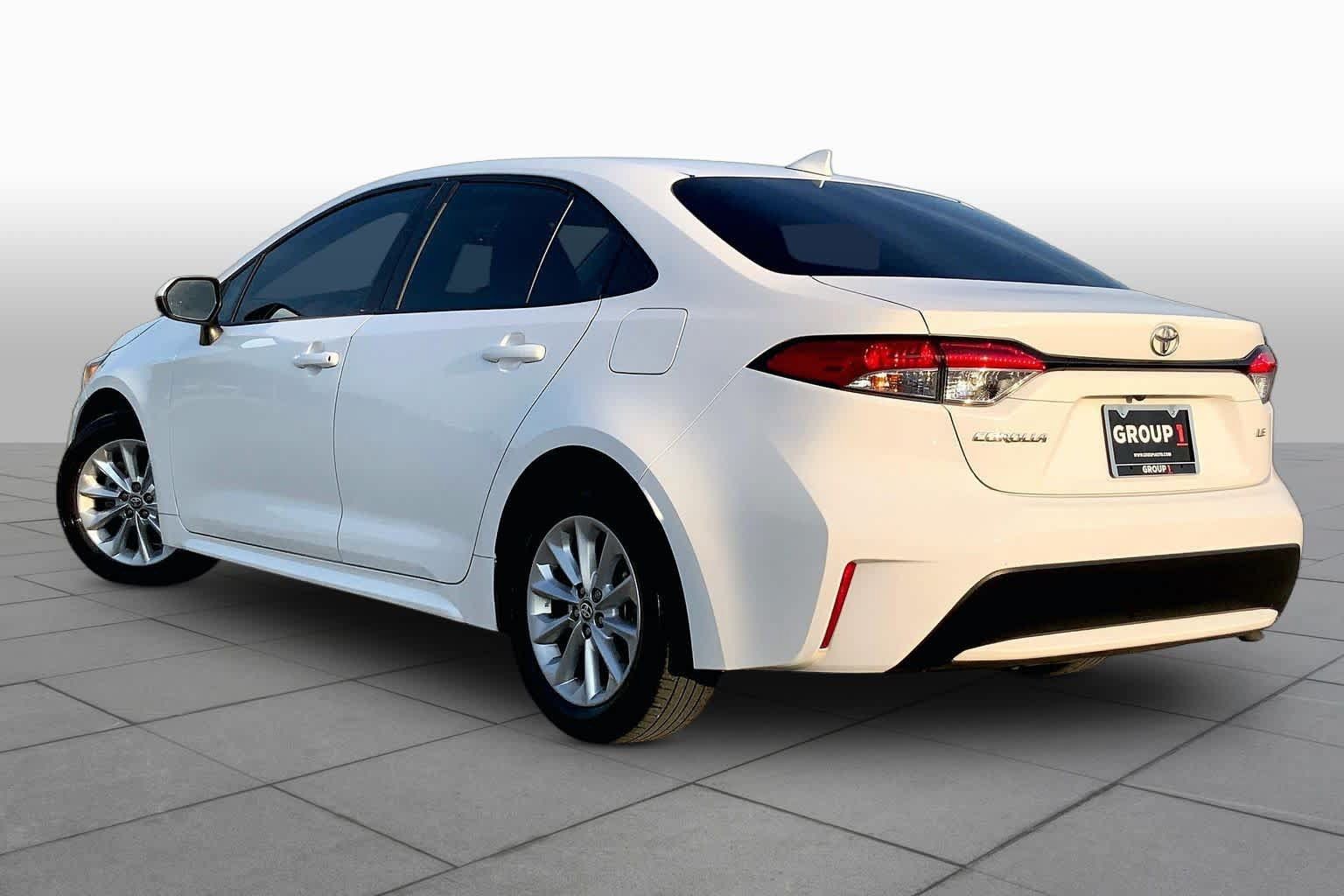 Used 2020 Toyota Corolla LE w/ LE Premium Package FWD image 7