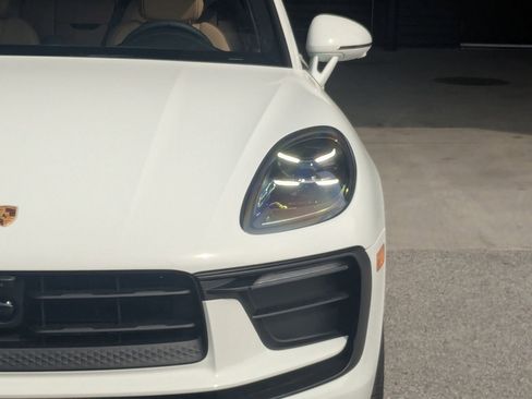 New 2026 Porsche Macan image 12