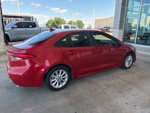 Used 2020 Toyota Corolla LE w/ LE Premium Package FWD image 16