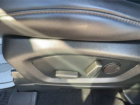 Certified 2022 Ford Explorer XLT w/ Equipment Group 202A image 8