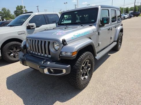 Used 2019 Jeep Wrangler Unlimited Sahara w/ Cold Weather Group AWD/4WD image 7