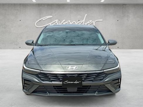 Used 2025 Hyundai Elantra Limited FWD image 18