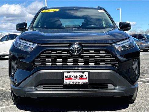 Used 2023 Toyota RAV4 XLE image 3