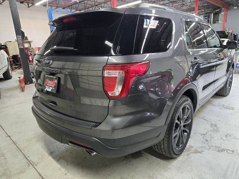Used 2018 Ford Explorer XLT w/ Equipment Group 202A FWD image 7