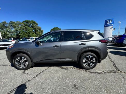 Used 2021 Nissan Rogue SV AWD/4WD image 3