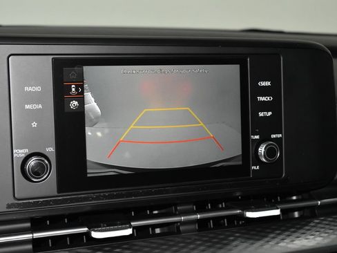 Certified 2024 Kia Carnival LX image 18