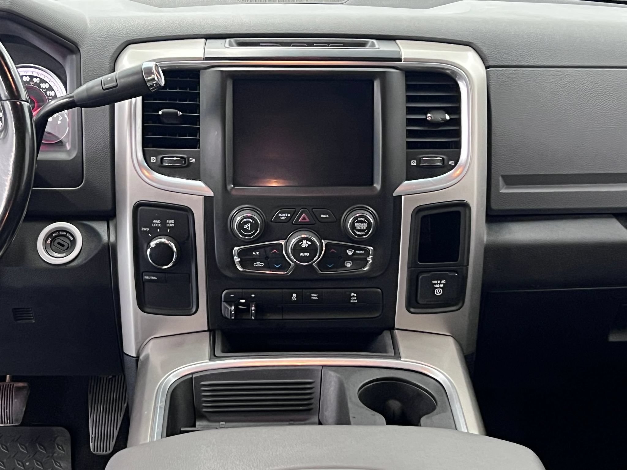 Used 2018 RAM 2500 SLT w/ Protection Group AWD/4WD image 14