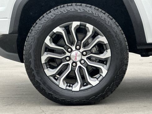 New 2026 GMC Canyon Denali image 26