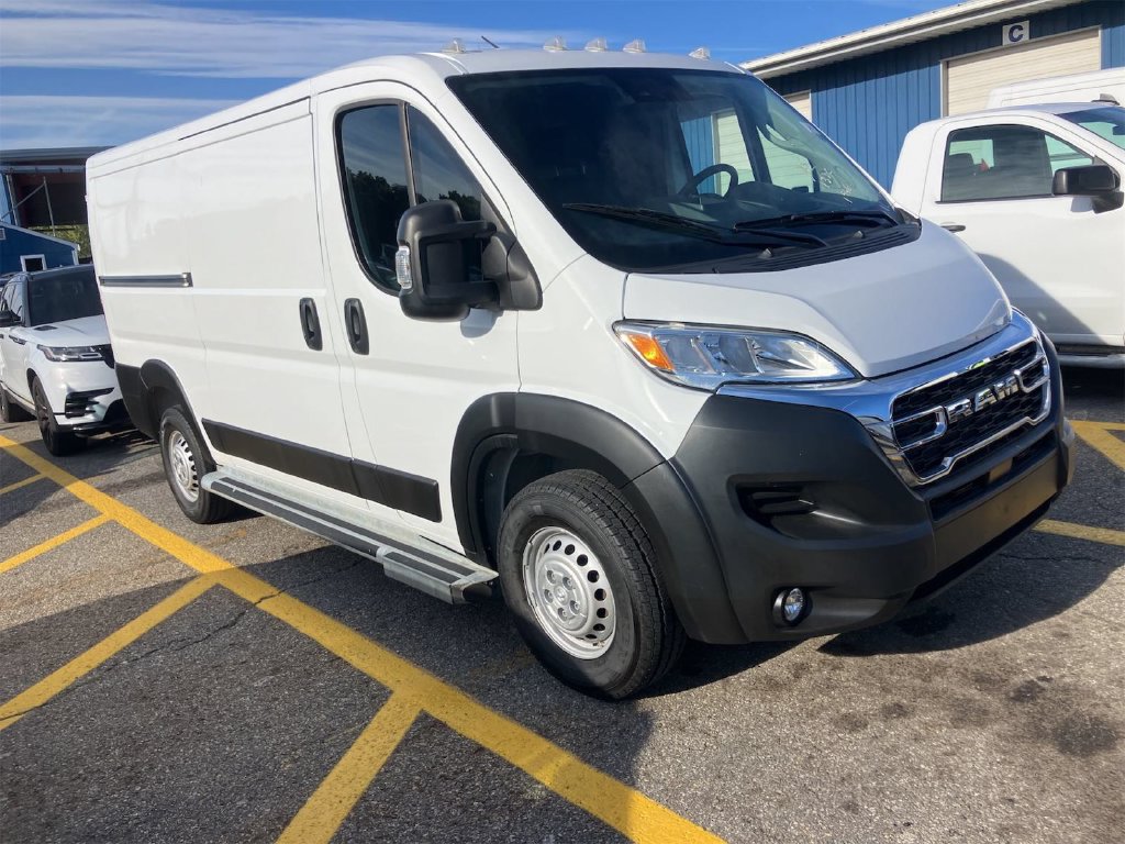 Used 2025 RAM ProMaster 2500 w/ U-Haul Equipment Group FWD image 1