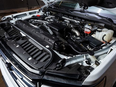 Used 2024 GMC Sierra 2500 AT4 image 39