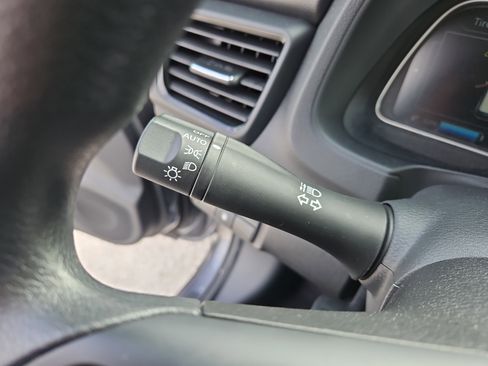 Used 2025 Nissan Leaf S image 20