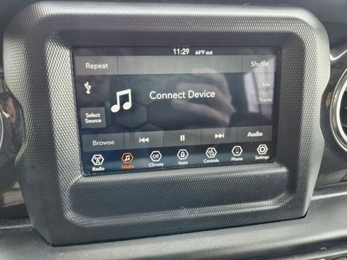 Used 2020 Jeep Wrangler Unlimited Sahara AWD/4WD image 12