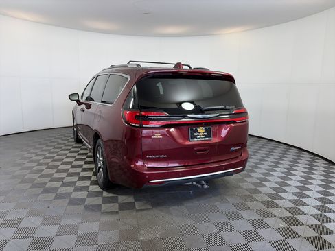 Used 2021 Chrysler Pacifica Pinnacle image 9