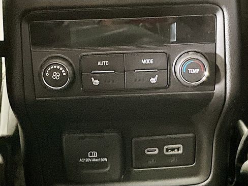 Used 2023 GMC Acadia Denali w/ Denali Ultimate Package AWD/4WD image 28