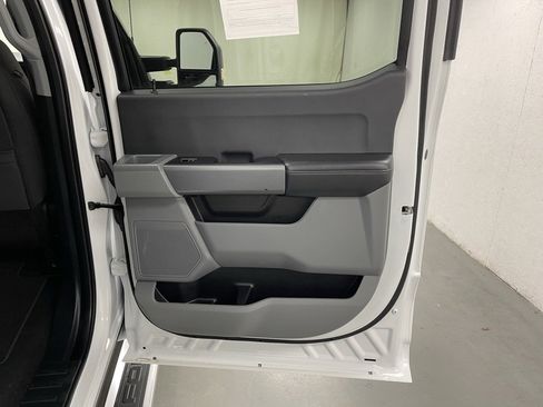 Used 2025 Ford F250 XLT image 12