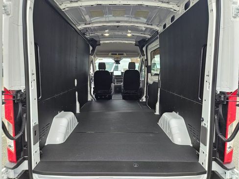 New 2026 Ford Transit 250 148 Medium Roof image 23