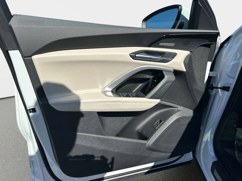 New 2025 Audi Q5 Prestige image 17