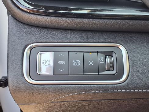 New 2026 Buick Enclave Avenir w/ Super Cruise Package FWD image 9