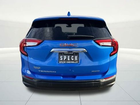 Used 2024 GMC Terrain SLE image 4