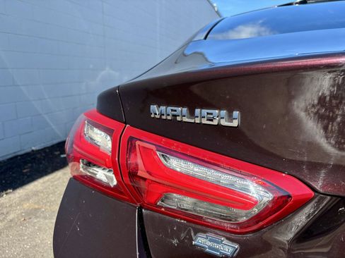 Used 2020 Chevrolet Malibu LT FWD image 17
