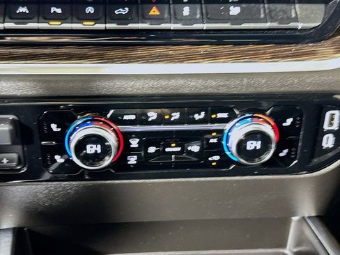 Certified 2025 GMC Sierra 1500 Elevation w/ Elevation Premium Package AWD/4WD image 14