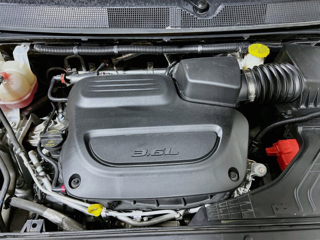 Used 2023 Chrysler Pacifica Touring-L FWD image 27