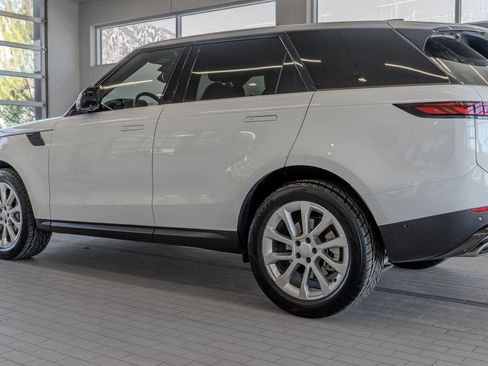 Used 2025 Land Rover Range Rover Sport SE AWD/4WD image 13