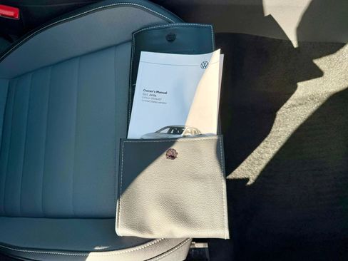 Used 2025 Volkswagen Jetta SE w/ Sunroof Package image 37