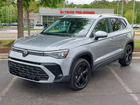 Used 2025 Volkswagen Taos SEL w/ Black Wheel Plus Package AWD/4WD image 5