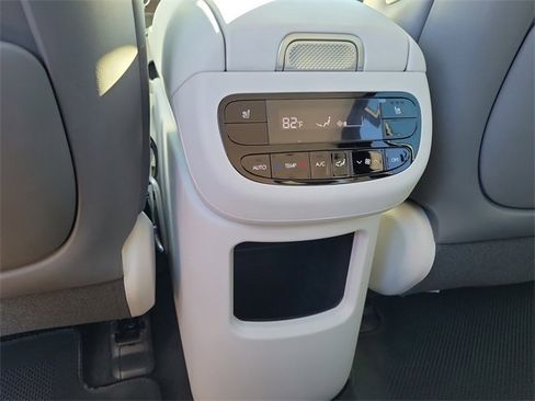 New 2026 Hyundai Ioniq 9 SEL image 18