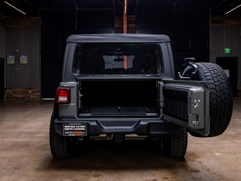 Used 2022 Jeep Wrangler Unlimited Sport AWD/4WD image 9