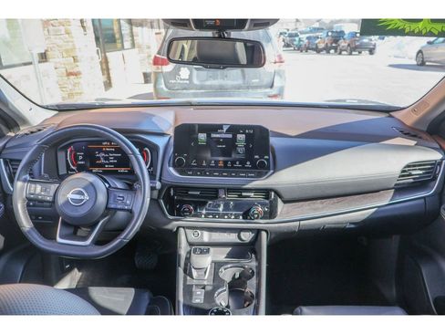 Used 2023 Nissan Rogue Platinum image 12