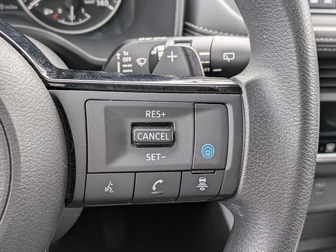 Used 2023 Nissan Rogue SV AWD/4WD image 23