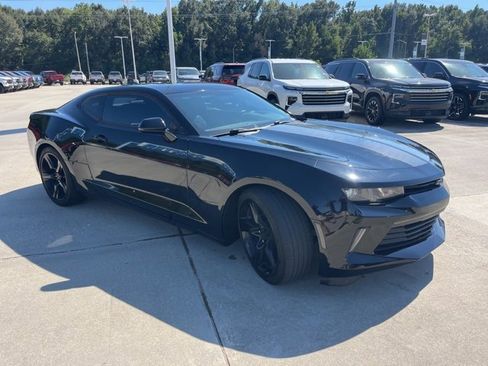 Used 2018 Chevrolet Camaro LT image 8