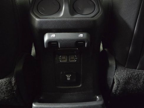 Used 2018 Jeep Wrangler Unlimited Sahara AWD/4WD image 32