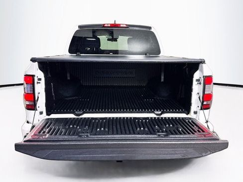 Used 2023 Nissan Frontier SV w/ Midnight Edition Package image 24