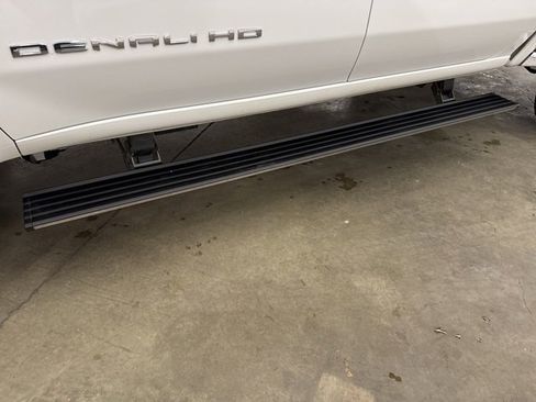 Used 2023 GMC Sierra 3500 Denali w/ Denali Ultimate Package image 21