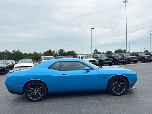 Used 2023 Dodge Challenger R/T w/ Blacktop Package RWD image 2