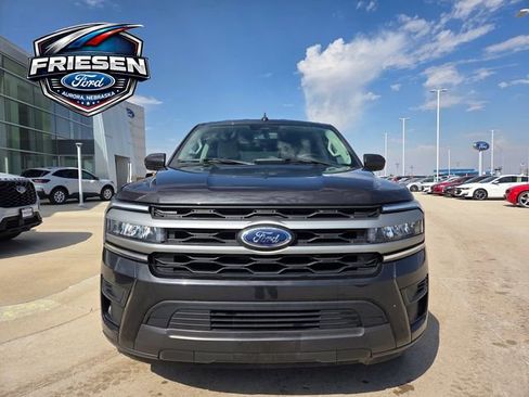 Used 2024 Ford Expedition Max XLT image 2