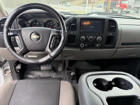 Used 2013 Chevrolet Silverado 2500 W/T image 9