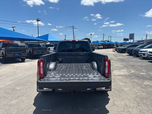 Used 2023 Ford F350 XLT AWD/4WD image 7