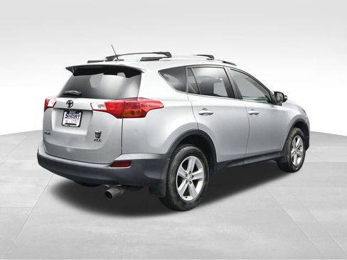 Used 2013 Toyota RAV4 XLE FWD image 5