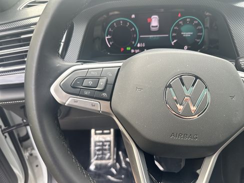 Used 2026 Volkswagen Atlas Cross Sport SEL Premium R-Line AWD/4WD image 19