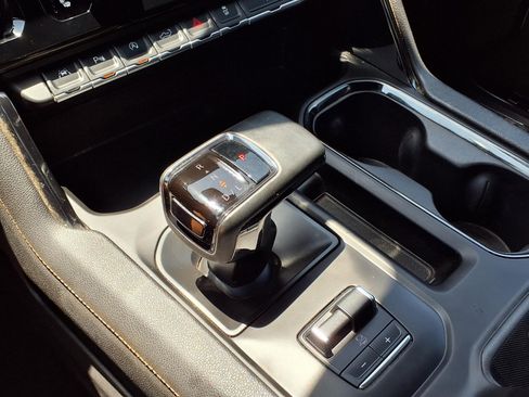 Used 2025 GMC Sierra 1500 AT4 AWD/4WD image 19